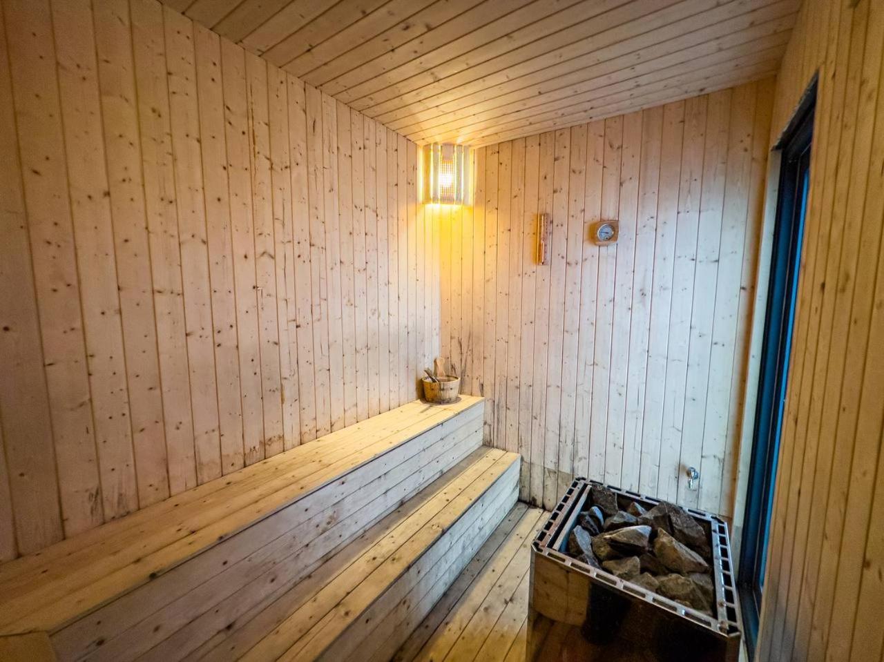 C-Hotel Сиануквиль Экстерьер фото